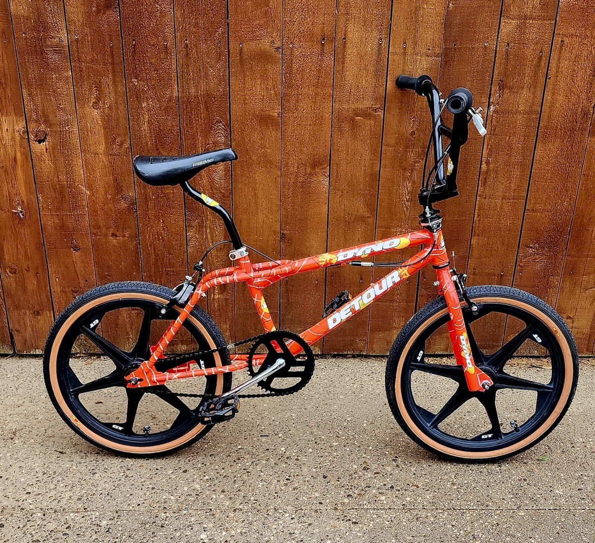 1992 DYNO DETOUR Vintage BMX Bike, Dayglo Orange Splatter 1992 DYNO DETOUR Vintage BMX Bike, Dayglo Orange Splatter