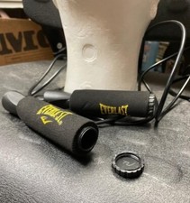 Everlast Plastic Jump Rope with Foam Covered Hand Grips