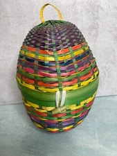 Vintage Oval hanging hinged Easter Basket Woven wicker Decor Display 13" Pastel