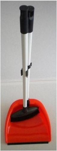 43864 PALETTA PLASTICA CON ASTA E SCOPA BU-505