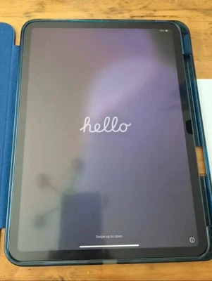 Apple iPad Pro 2nd Gen 128GB 11 in Silver and Apple pen