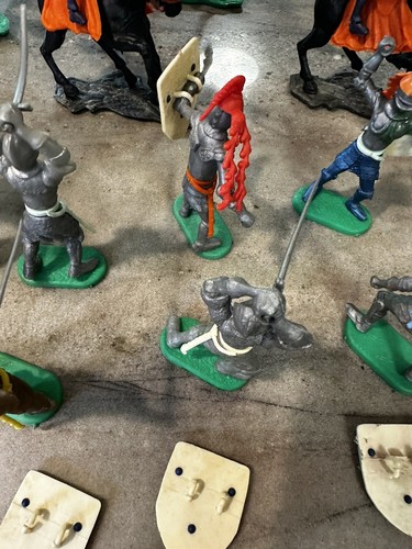Vintage Cherilea Britains Swoppets Marx Horses Knights Shields Swords 1964 60MM - Picture 22 of 24