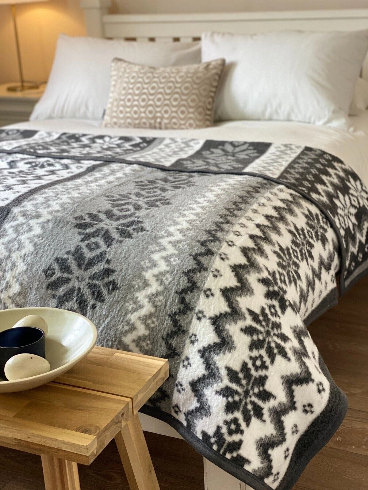 Luxury Soft Thick Warm Brushed Cotton Festive Christmas White Grey Blanket Throw