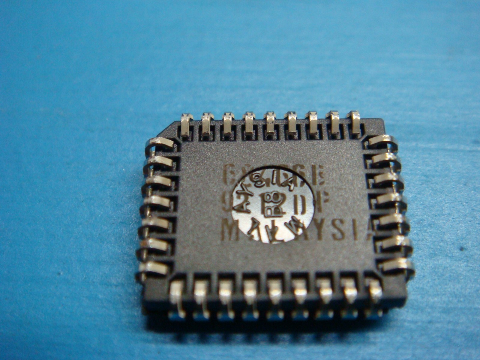 2 Stück MK45H12N25 | CMOS 1K x 9 BIPORT FIFO | 25ns | PSDIP28 | STM