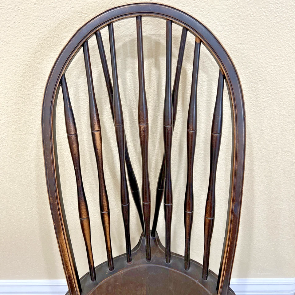 Silla Windsor antigua con respaldo de arco con soporte trasero, años 20, ebonizada Foto 2 de 4