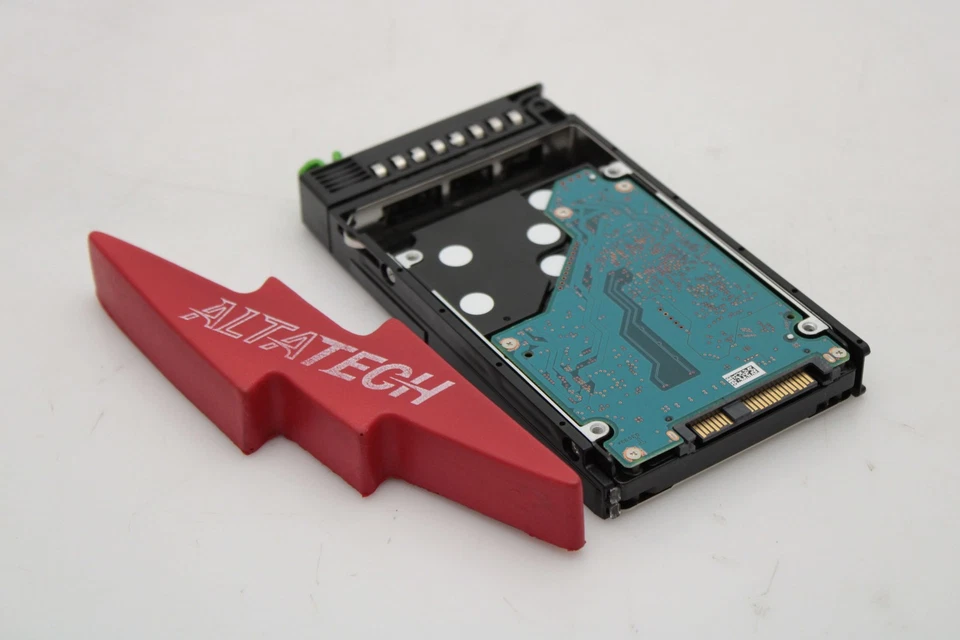 Fujitsu A3C40145003 Toshiba 146GB 15K SAS 2.5" Hard Drive - Image 3 of 4