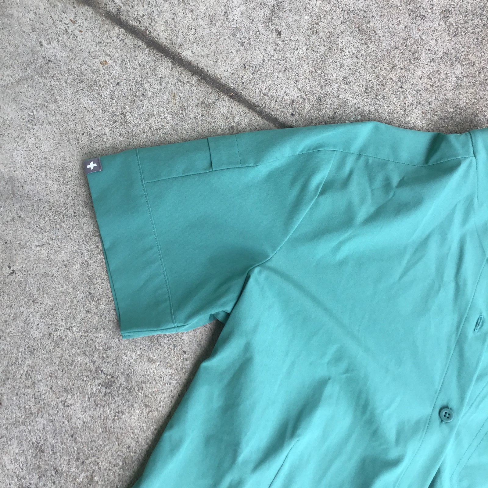 Figs Technical Collection Mena Button Down Scrub … - image 2