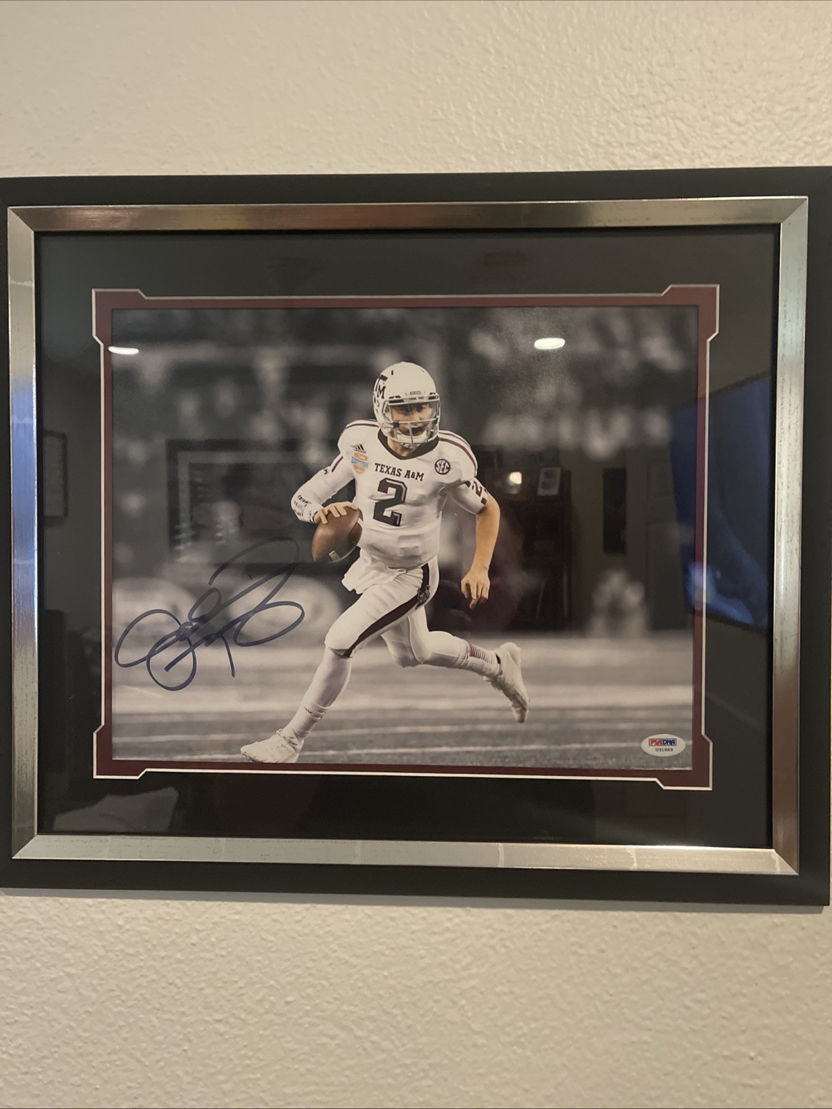 Johnny Manziel Autographed Signed Texas A&M Aggies Texs A&M 8x10 Photo Beckett Certified Authentic 
