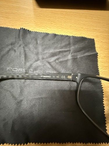Porsche Design Brille P’8250 – Hochwertige Designerbrille aus Carbon - Bild 4 von 7