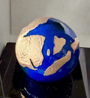 2022 The Globe 3OZ Blue Marble With Rose Gold Guilding $5. ( Very Rare )