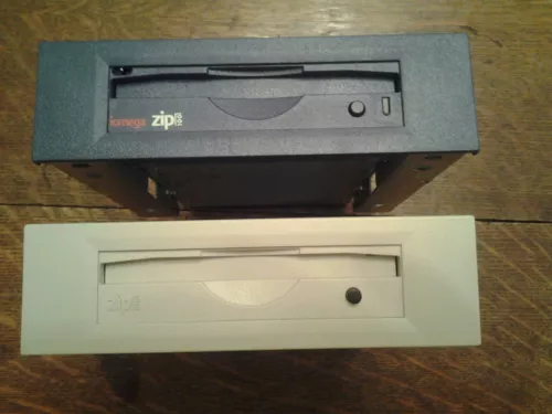 One Iomega Zip Z100SI 100MB SCSI Drive Z100Si Internal Mac PC and Music Samplers
