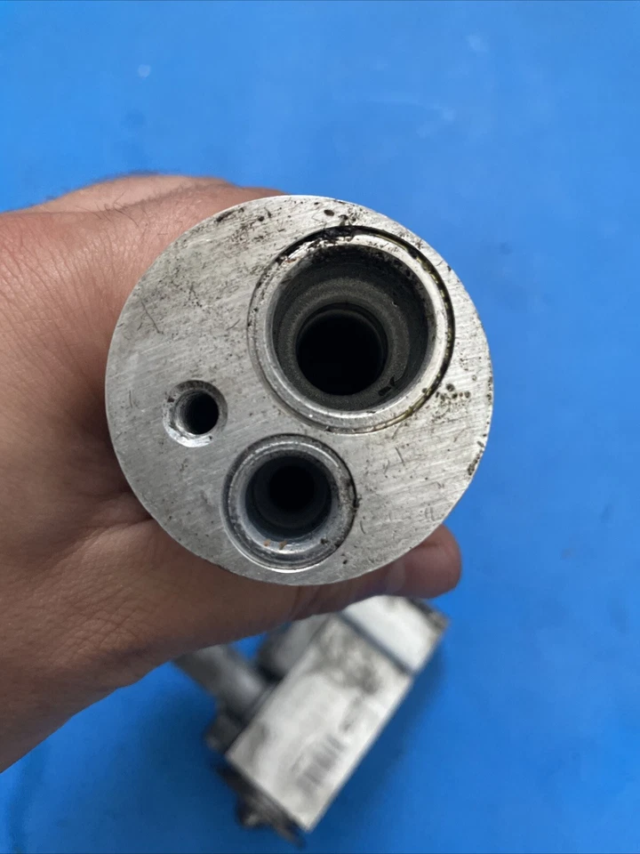 Válvula de expansión de aire acondicionado Lexus GS300 GS350 GS430 GS450H 2006-2011 Foto 3 de 4