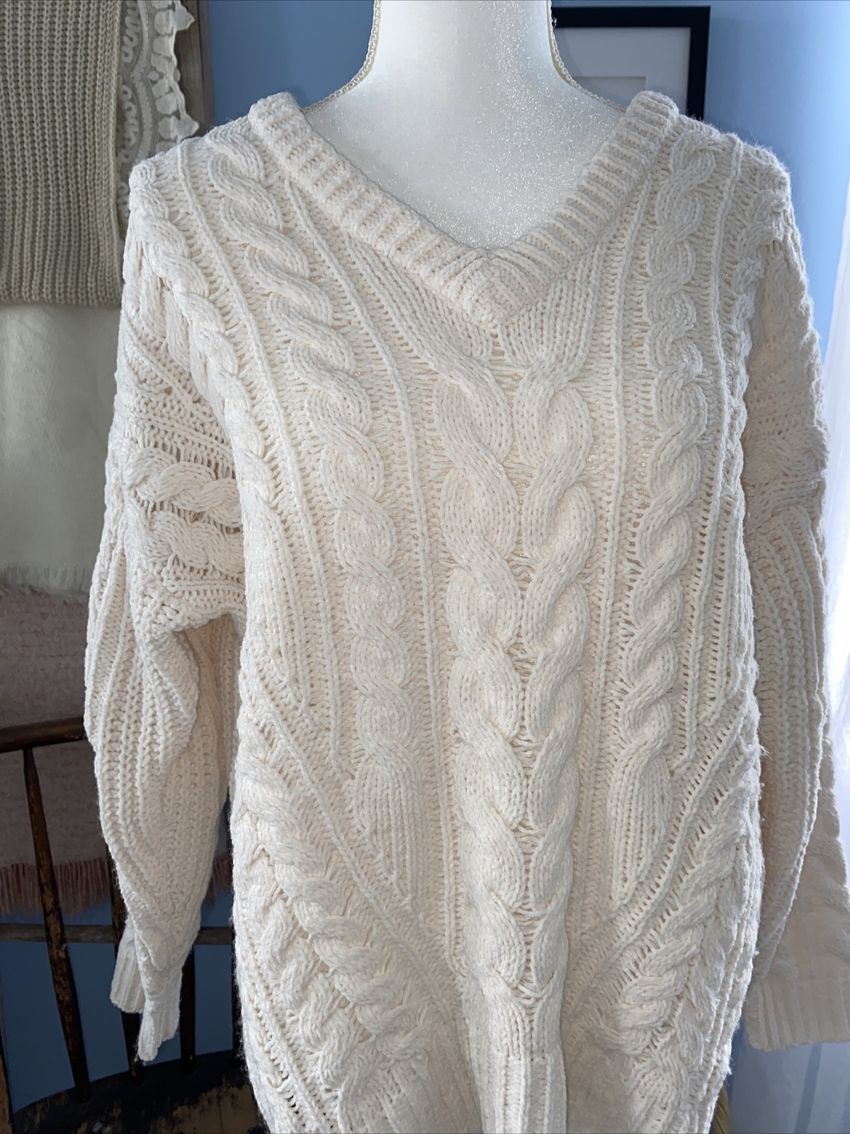 Women's Universal Thread Sweater V Neck 