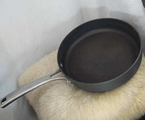CALPHALON SAUTE PAN SKILLET 3 QUART 10" HARD ANODIZED ALUMINUM NON STICK - NICE!