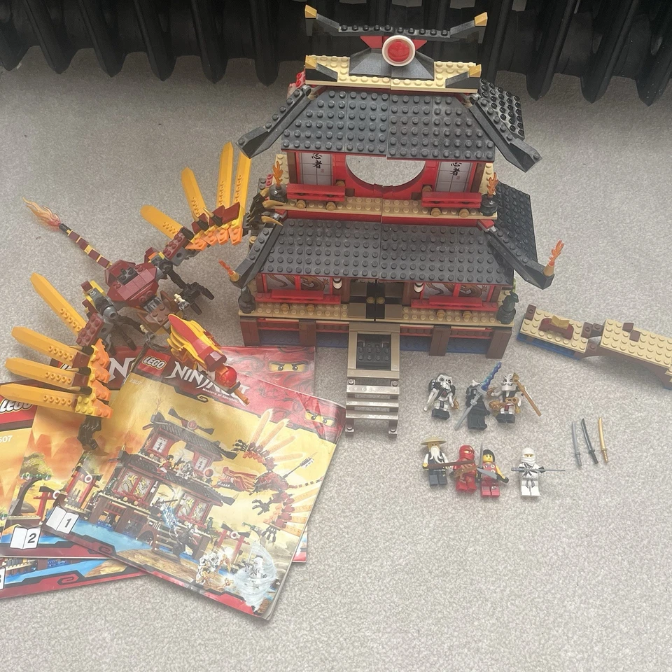 LEGO Ninjago 2507 Fire Temple, photo 1 of 5