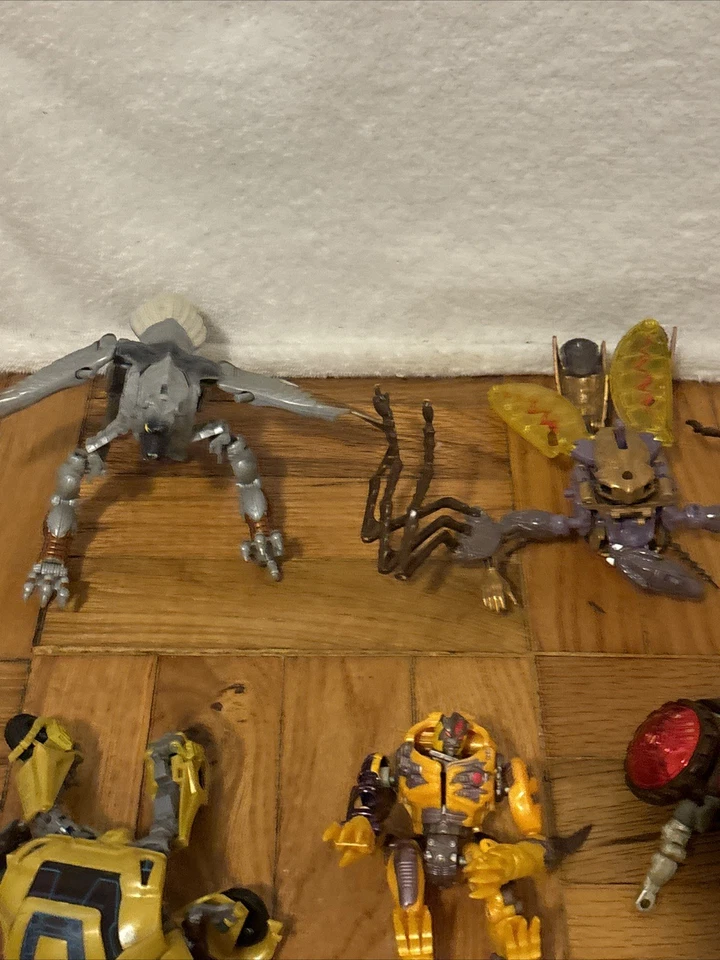 Gran Lote de Figuras de Acción de Colección Transformers y Guerra de las Bestias Hasbro Años 90 Y2K Foto 2 de 4