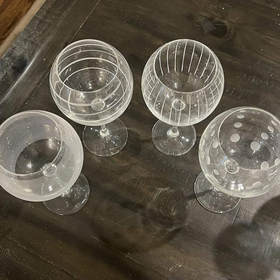 Juego de 4 copas de vino Mikasa globo copa 9 1/8” Cheers Encore usadas en excelente estado Foto 3 de 4