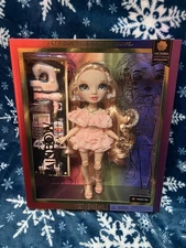 New MGA Rainbow High Victoria Whitman Doll Series 5 Light Pink Freckles