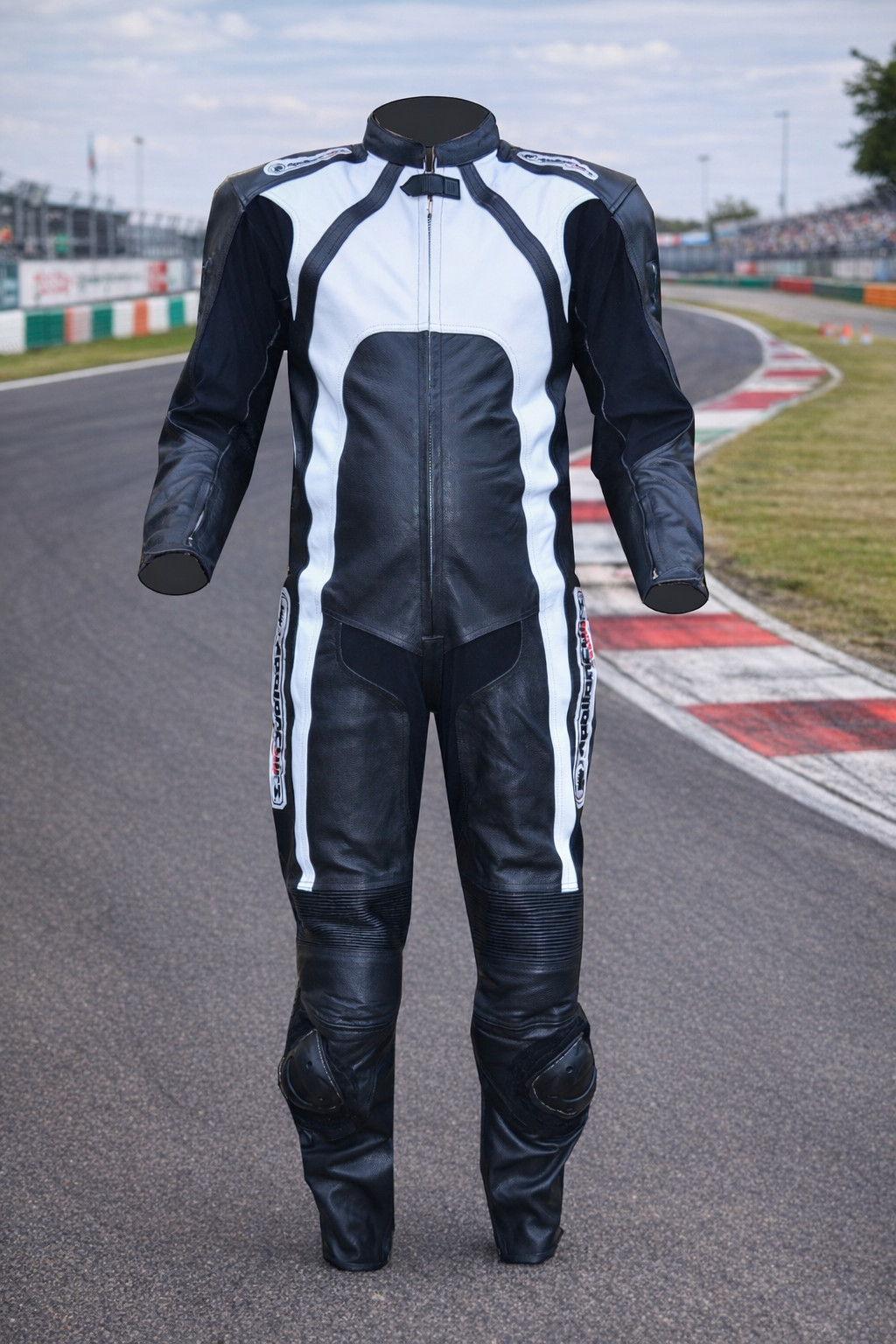 Combinaison moto cuir noir et blanc taille XL pour pilotage sur piste et route