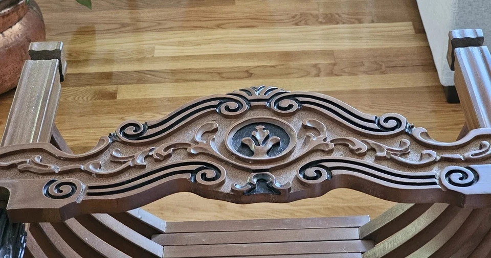 Silla maestra Savonarola renacentista florentina italiana de colección tallada a mano - nogal Foto 4 de 4