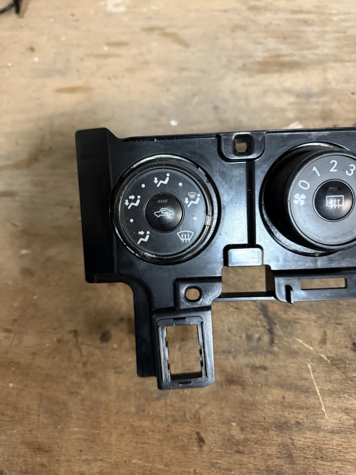 09 10 2009 2010 Pontiac Vibe Temperature Climate Control Dash A/C Heat AC - Image 3 of 4