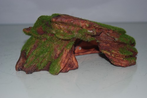Detailed Aquarium Stone Rock Cave With Moss 19 x 9 x 7 cms All Aquariums - Picture 1 of 6