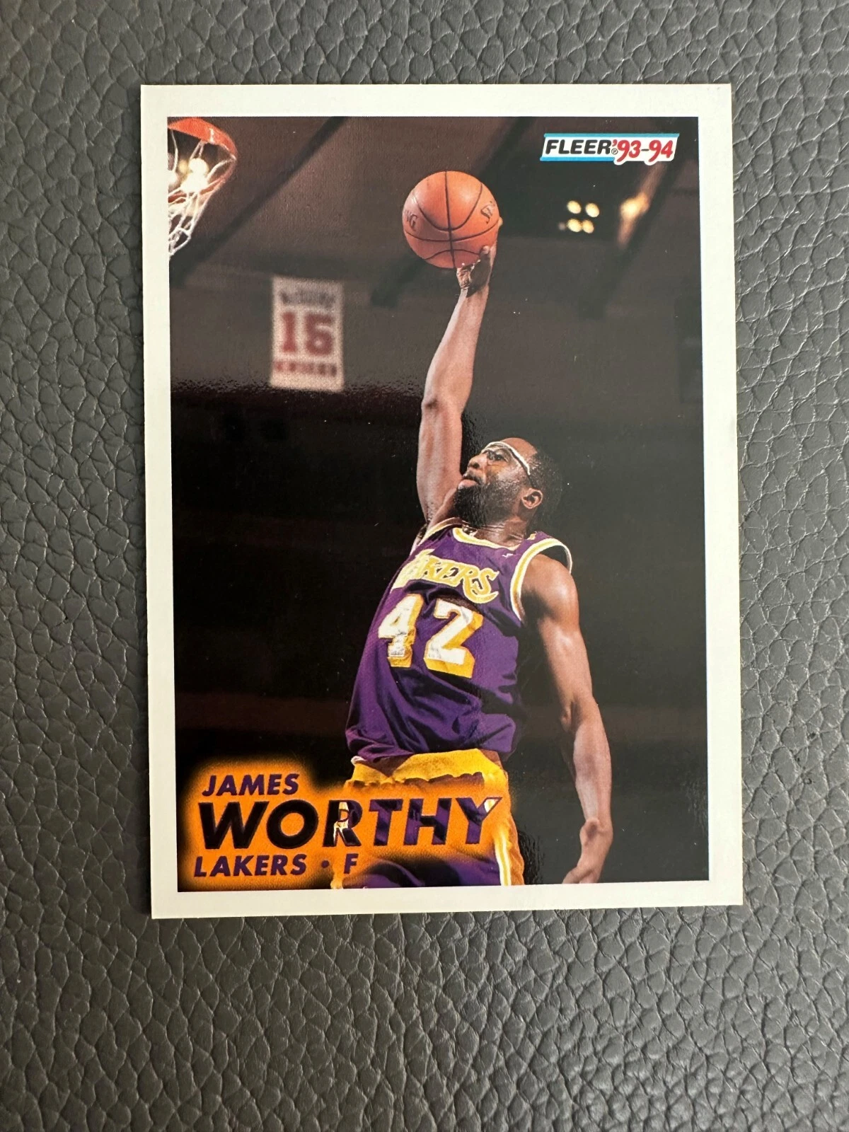 1993-94 Fleer James Worthy Los Angeles Lakers #105