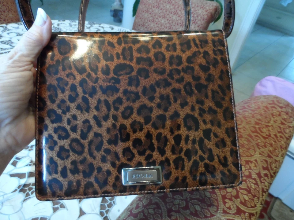 Bandolera/cartera Escada marrón estampado de leopardo charol Foto 3 de 4