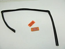 RIGHT FRONT DOOR PANEL GLASS WINDOW RUBBER SEAL RUN CHANNEL WEATHER STRIP R RF