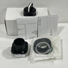 Allen Bradley 800H-JR5KA7 30mm Selector Switch  3-Position Non-Illuminated