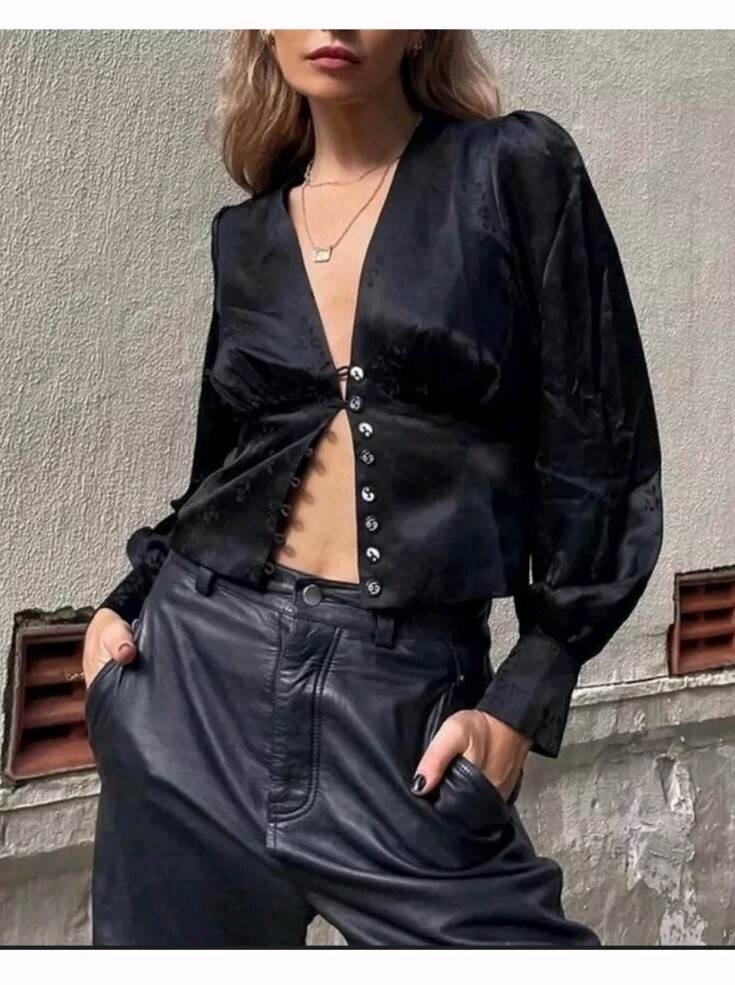 REALISATION PAR Kaia Silk Top In Black Voodoo XXS | eBay REALISATION PAR Kaia Silk Top In Black Voodoo XXS | eBay