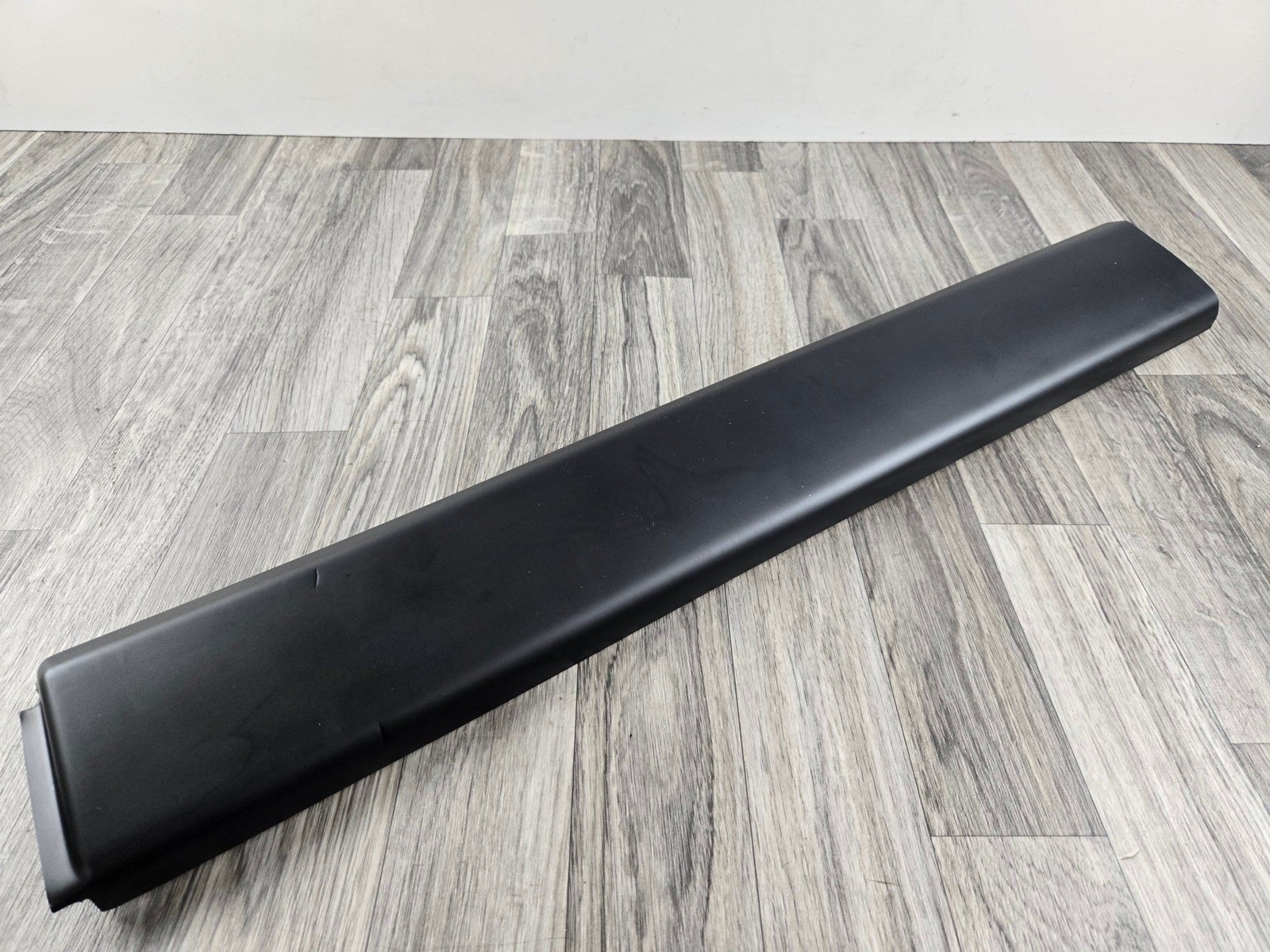 Bentley & Rolls Royce Front Left Bumper Rubber Moulding UB70947