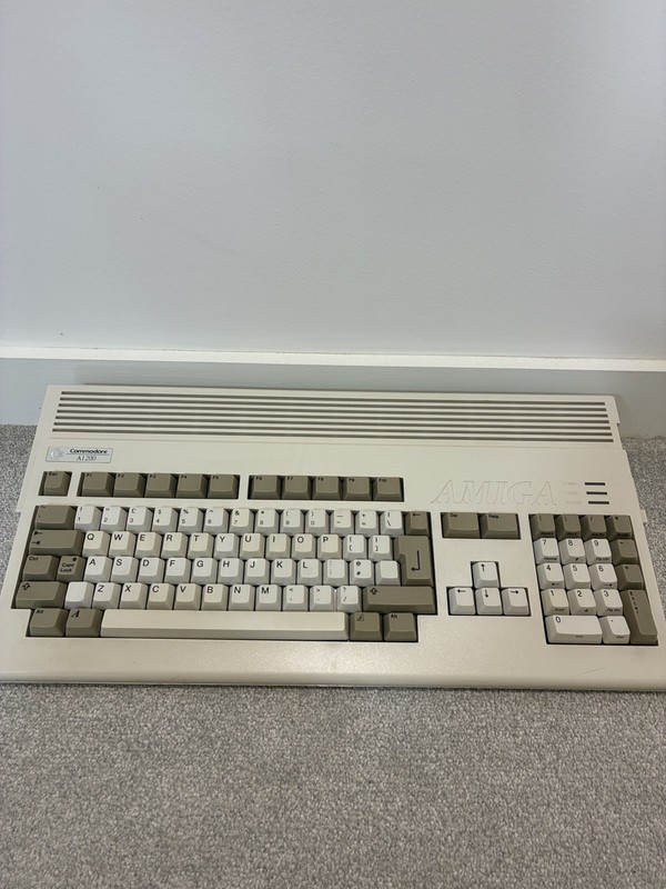 Commodore Amiga 1200 Working Keyboard complete with Case