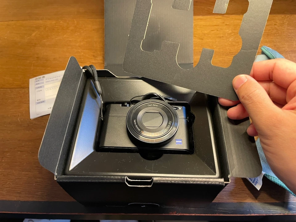 2380 Photos: Mint en Boîte Sony Cyber-Shot DSC-RX100 M1 1st Modèle Numérique - Photo 2/4