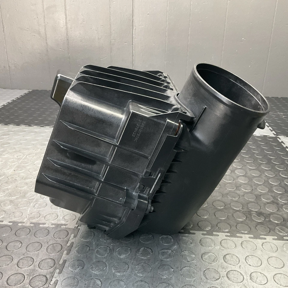 2018 Jeep Grand Cherokee Trackhawk SRT 6.2L Air Cleaner Intake Filter Box OEM - Image 2 of 4