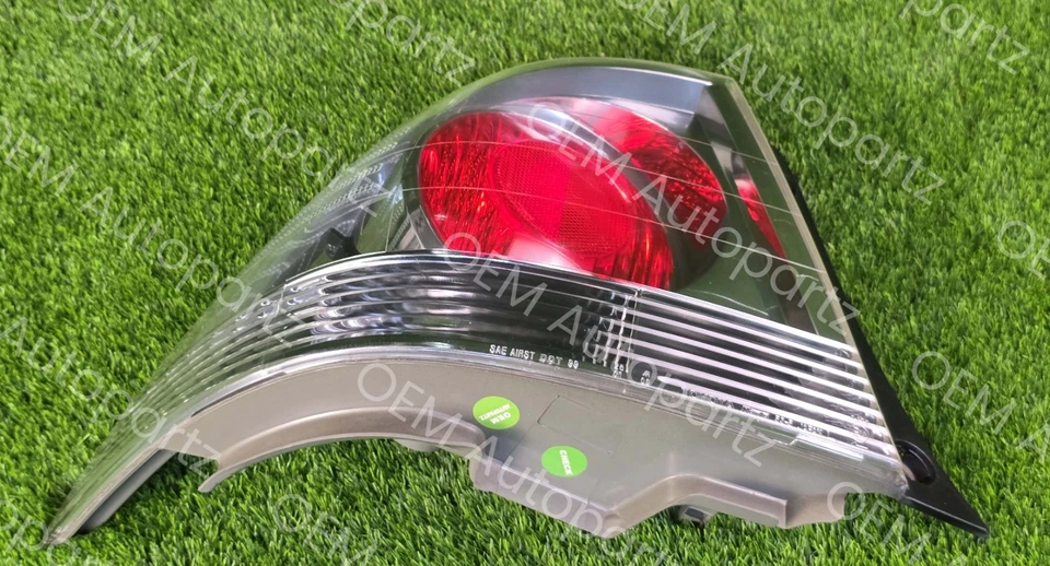 Пара задних фонарей в сборе для Lexus Altezza IS200 IS300 SXE10 оригинальные левые и правые б/у - Изображение 4 из 4