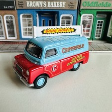 Oxford Diecast 1:76 OO Scale Chipperfields Circus Bedford CA Van Model