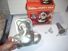 Wilton Party Pan Panda Bear Cake Pan with Mold Clips, & Box 1976