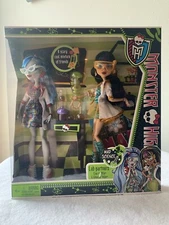 MONSTER HIGH MAD SCIENCE LAB PARTNERS CLEO DE NILE & GHOULIA YELPS (BBC81-NISB)