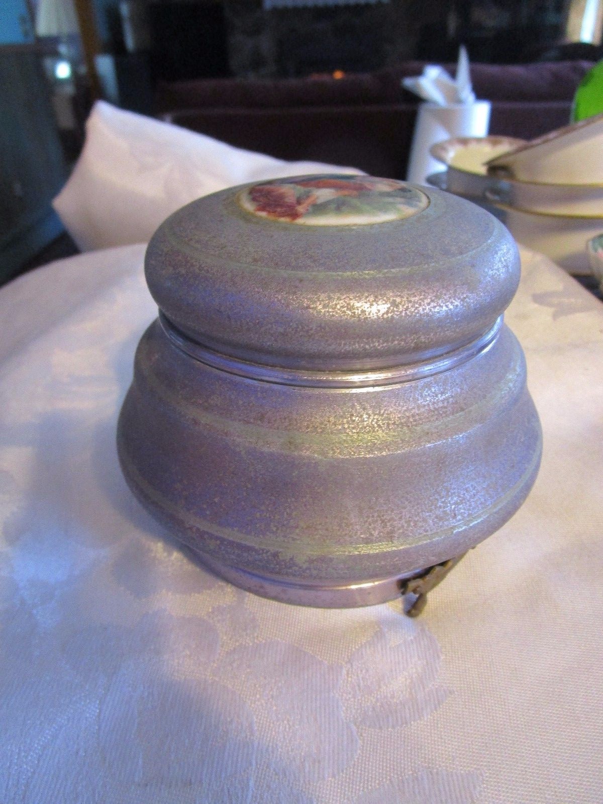 Vintage Thorens Round Metal 3 women Powder Puff Music Box 4" all