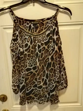 Inc Women's size M Animal Print Chain neck accent Cold Shoulder NWOT Top co1821