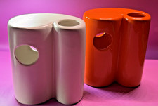 PARRAVICINI   Space Age  anni 70    coppia vasi forati design ….arancio  …bianco