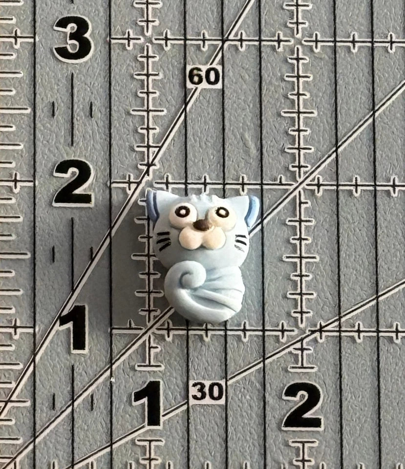 ¡Envío EE. UU.! 39 piezas de dijes de resina dura para gatos azules - 1" x 0,75" - no perforados Foto 2 de 2