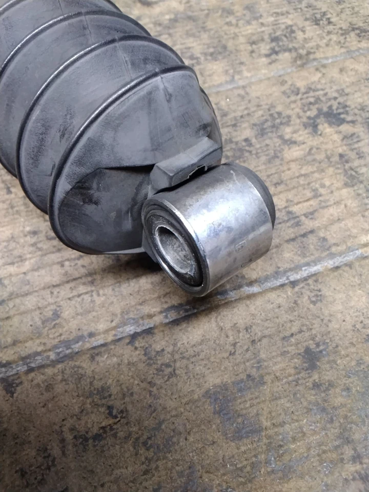 08 Harley Davidson Electra Glide Ultra Classic Rear Right Air Shock Showa BR-696 - Image 4 of 4