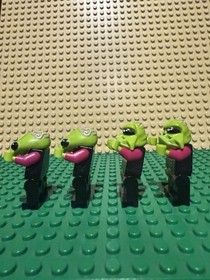 LEGO Alien Conquest Pilot & Warrior Minifigures Lot 7050 7072 7067 7051