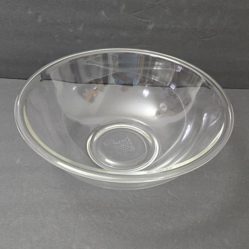 Vintage PYREX 4 Quart Glass Mixing Bowl Serving Bowl Model #326 USA