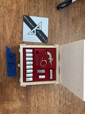 Berloque Pistolet Unfinished Wood Box Craft Kit w/ Small Wooden Pieces Dowels
