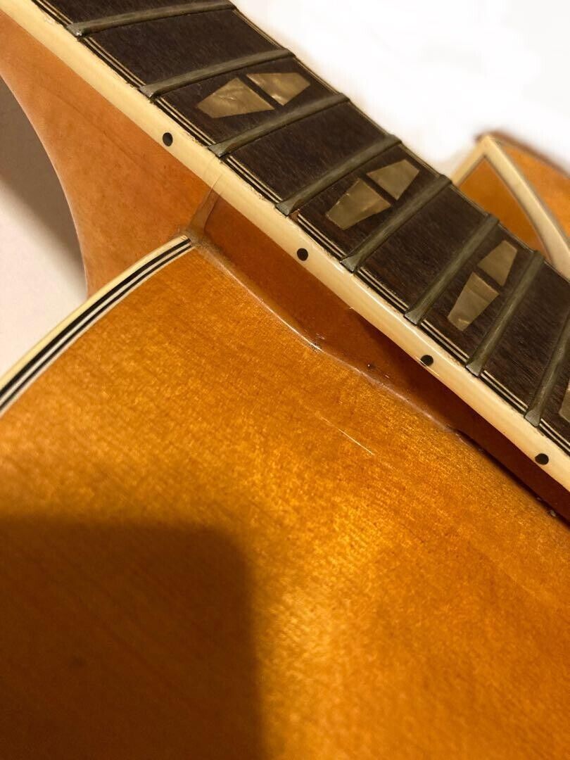Yamaha AE-11 Hollow Body Electric Guitar - 1967-1971 Vintage Yamaha AE-11 Hollow Body Electric Guitar - 1967-1971 Vintage