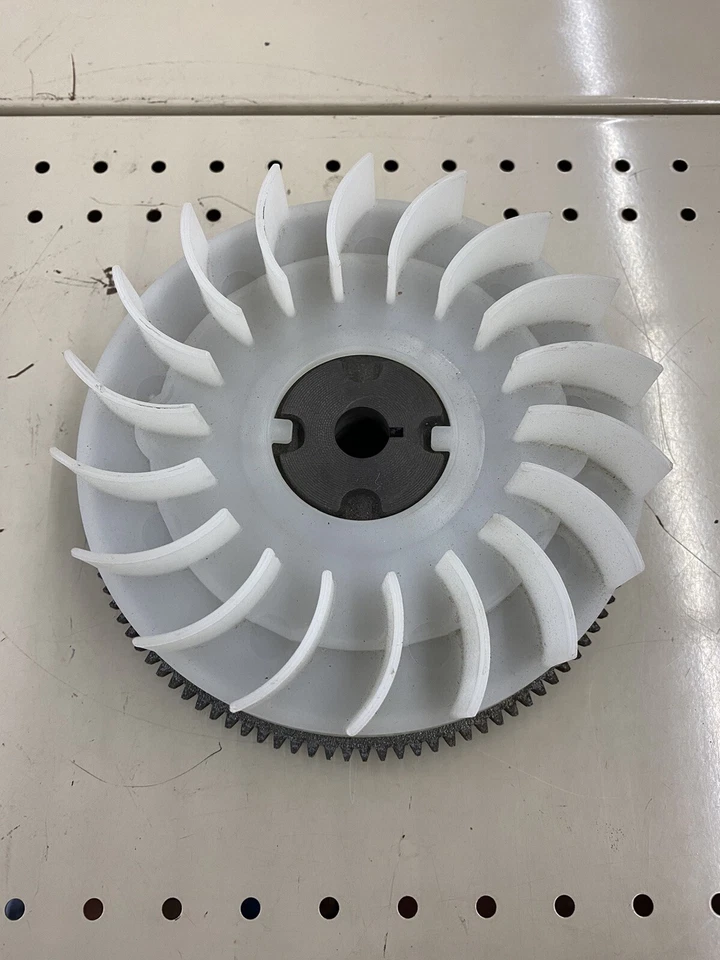 NEW OLD STOCK OEM GENUINE Tecumseh Flywheel 610847 - Image 2 of 4