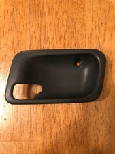 1998 MITSUBISHI MONTERO INNER DOOR HANDLE BEZEL DRIVER LEFT LH MB517467 GRAY